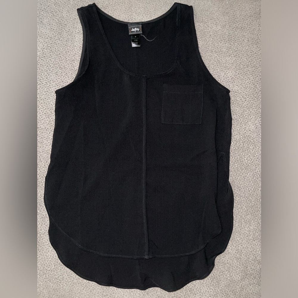 Daytrip from Buckle sleeveless shirt size medium